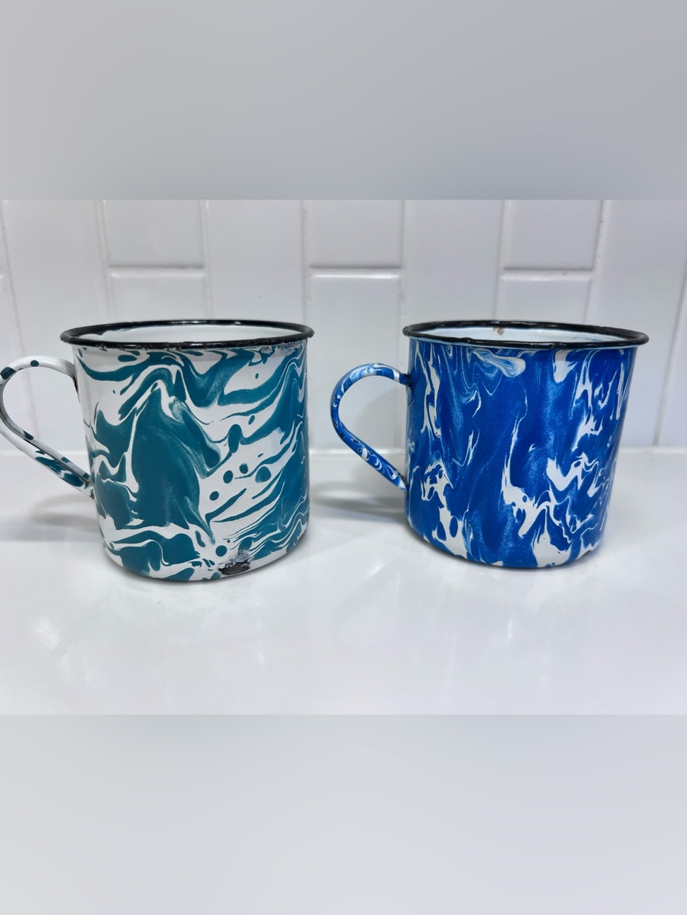 Vintage Enamelware Coffee Mug Set Of 2 Blue White Swirl & Green White Swirl